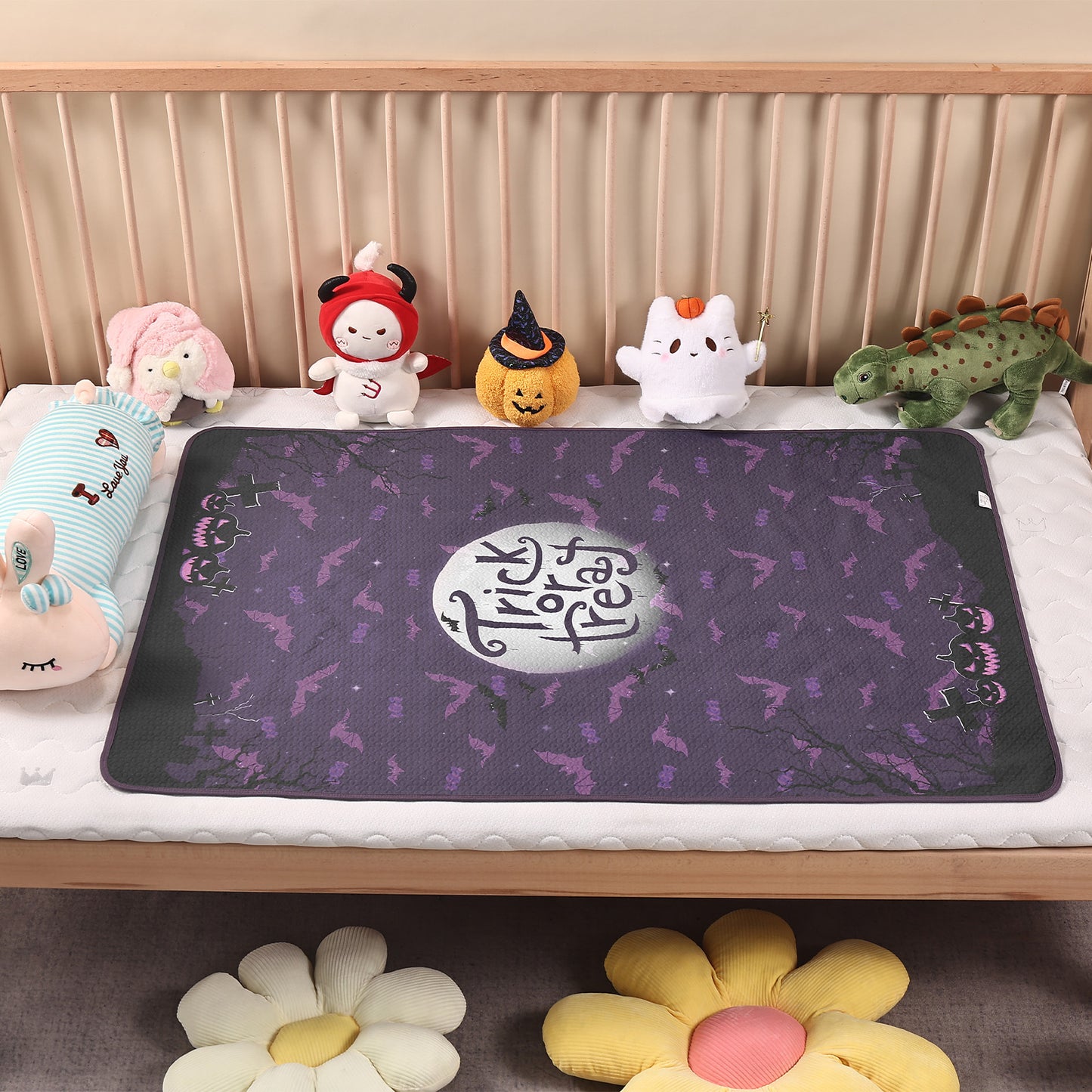 Landofgenie Adult Diaper Changing Pad 30 x 45.5 inches - Halloween Theme